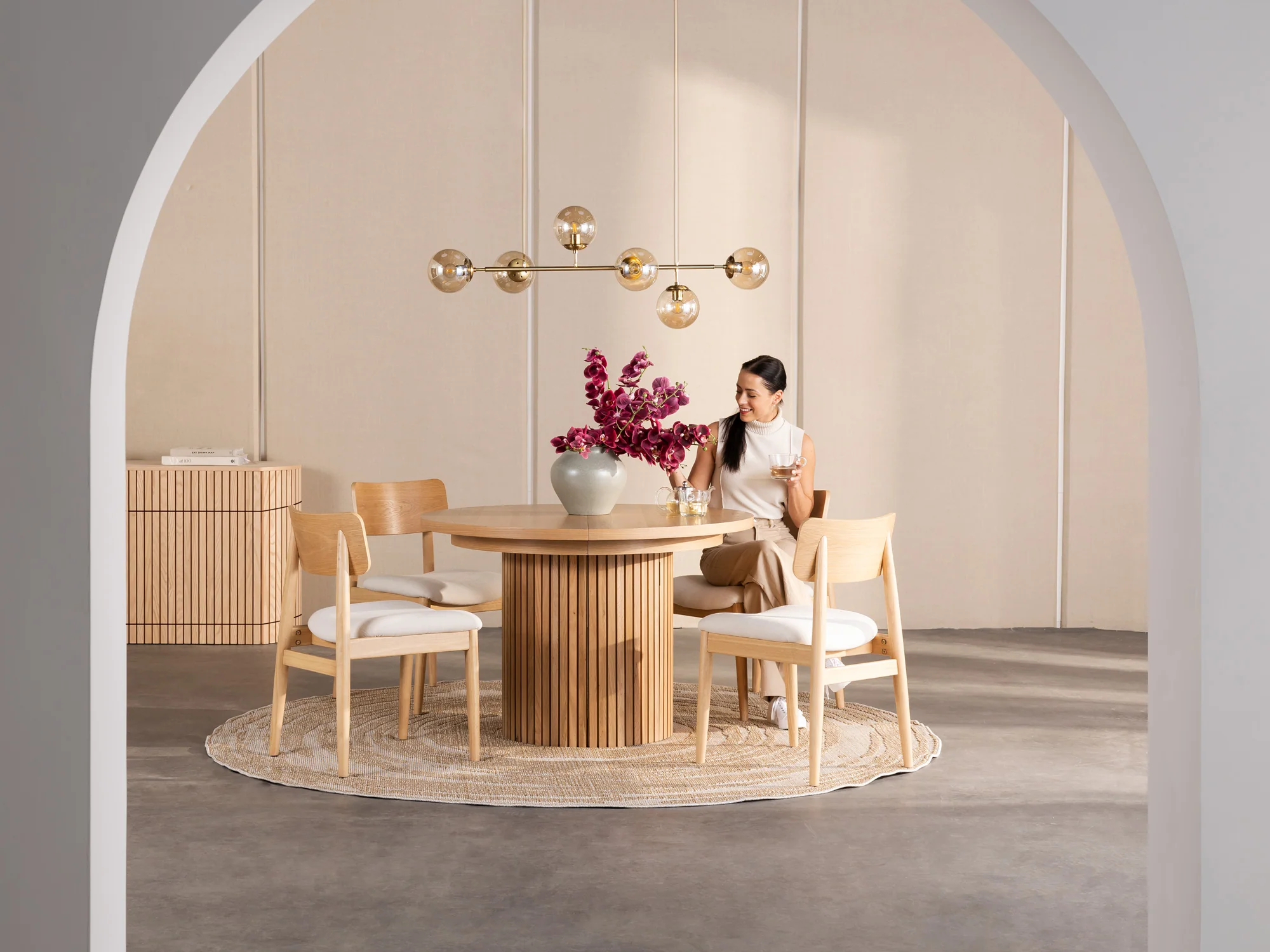 Round Dining Set - The Family - Image 20